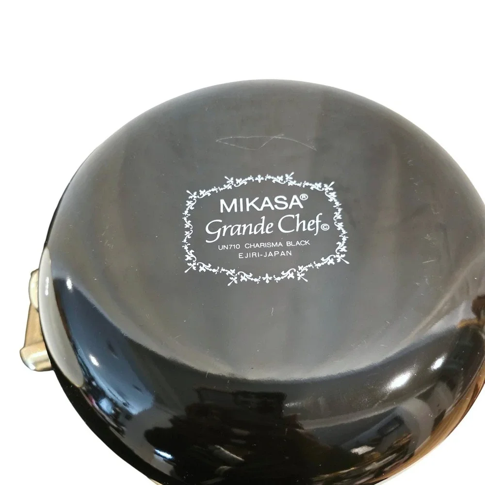 Mikasa Black Enamel Dutch‎ Oven, Floral Iris Pattern, Lidded Pot, Japanese Made